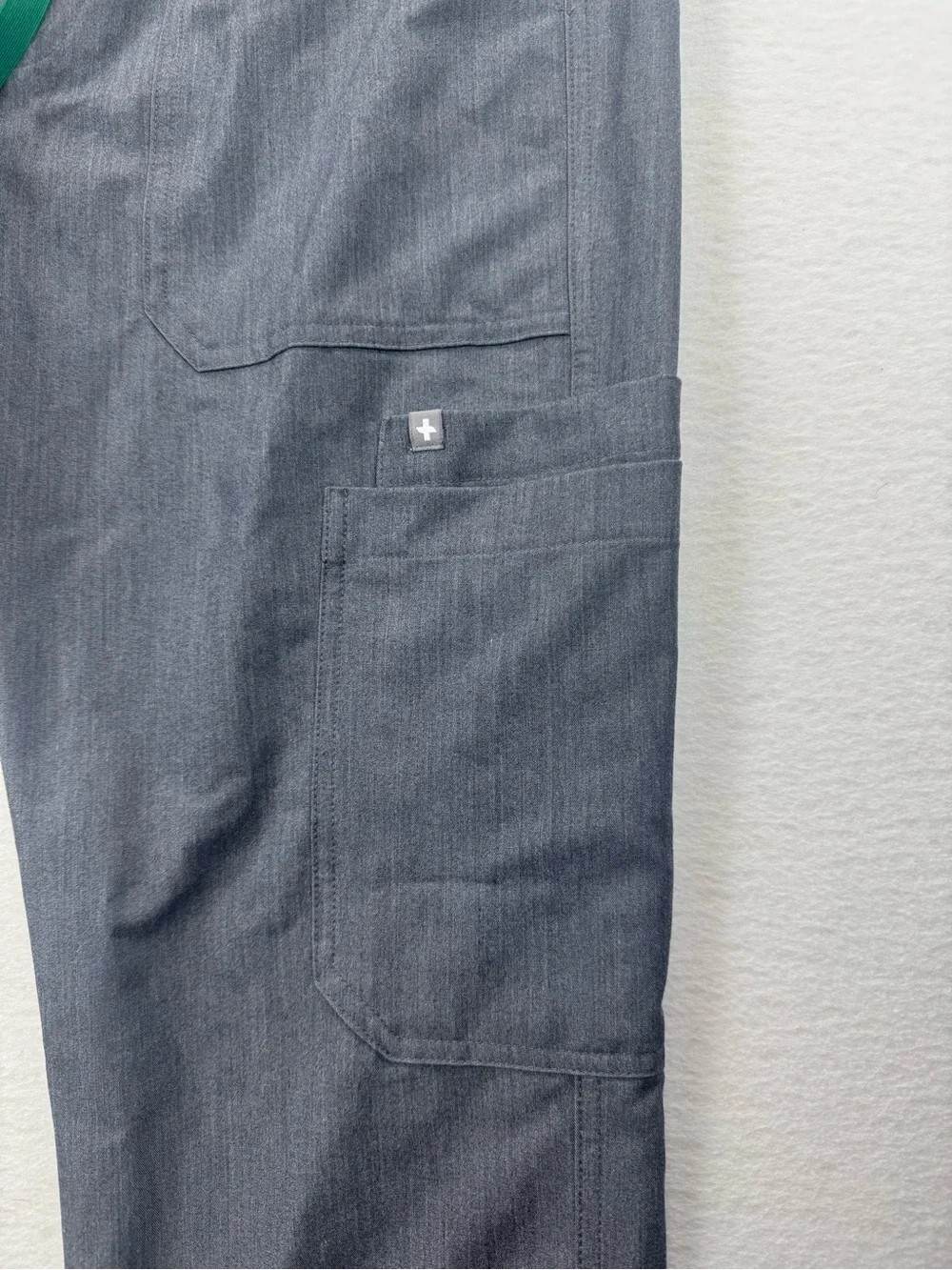 FIGS Technical Collection Men's Cairo Cargo Scrub Pants Straight Leg Gray Size M